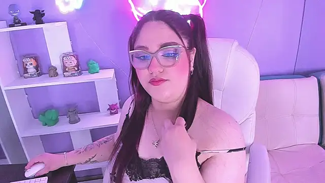 Camiila Osorio online show from September 29, 7:40 pm