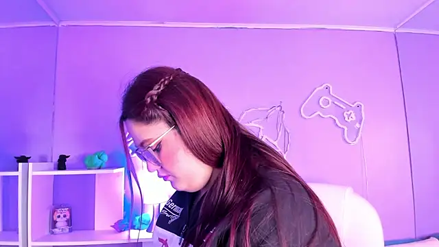 Camiila Osorio online show from November 20, 2:50 pm