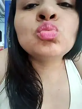 Linda Lars online show from February 7, 3:30 pm