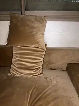 RachaCharmouta online show from January 11, 1:22 pm