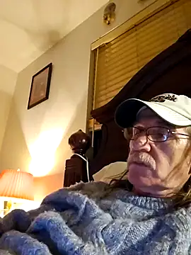 coolbrease10 online show from December 3, 5:53 am