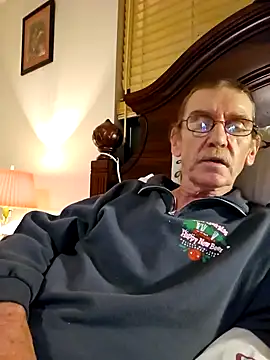 coolbrease10 online show from December 10, 5:17 am