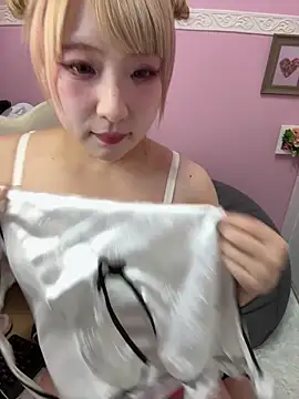 Snapshot of alice__1111 chatting on February 15, 2:22 pm alice 1111 online show from February 15, 2:22 pm