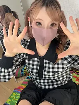 Snapshot of alice__1111 chatting on October 29, 10:17 am alice 1111 online show from October 29, 10:17 am