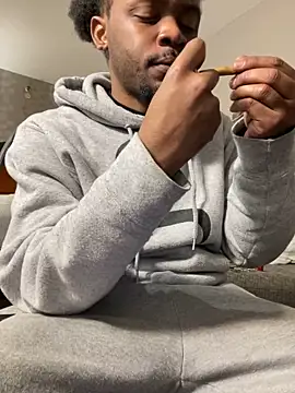 Snapshot of MobyDxck chatting on December 3, 6:15 am MobyDxck online show from December 3, 6:15 am