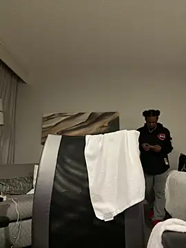 Snapshot of MobyDxck chatting on December 22, 12:50 am MobyDxck online show from December 22, 12:50 am