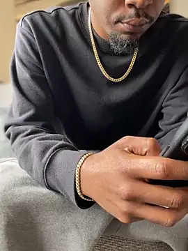 Snapshot of MobyDxck chatting on December 22, 4:59 pm MobyDxck online show from December 22, 4:59 pm