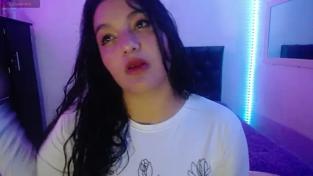 Laurenkenner  online show from October 6, 7:00 pm