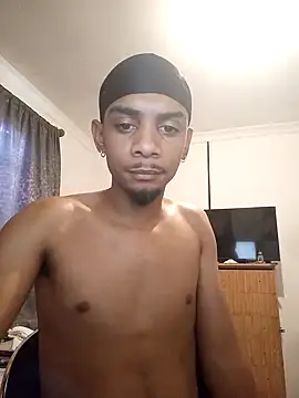 29YOURZ 28  online show from December 4, 9:18 am