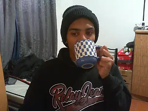 29YOURZ 28  online show from September 19, 6:48 am