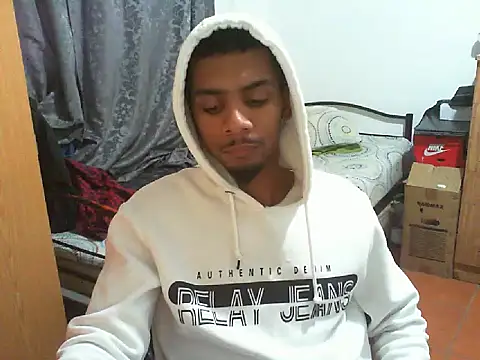 29YOURZ 28  online show from October 4, 4:16 pm