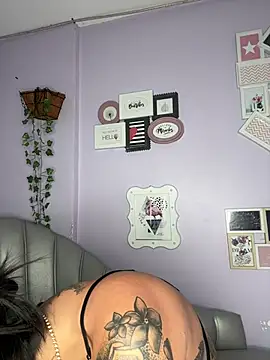 kiim taaylor online show from February 10, 5:41 pm