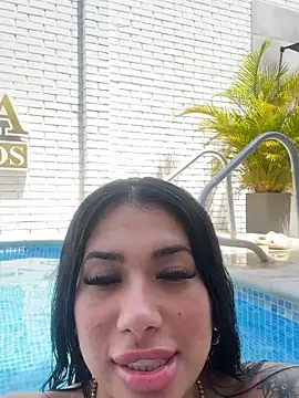 kiim taaylor online show from February 16, 4:10 pm