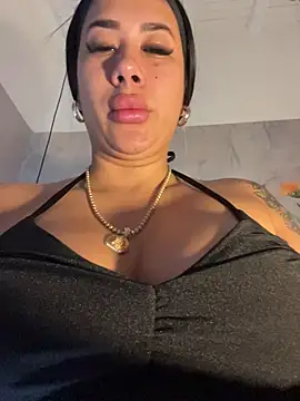 kiim taaylor online show from November 2, 11:45 am