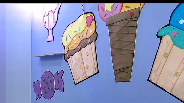 evaleribigtits18 online show from November 17, 7:08 pm