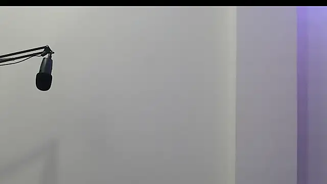 evaleribigtits18 online show from November 23, 7:35 pm