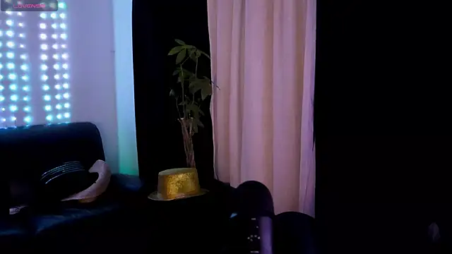 DamienSliick online show from November 24, 8:36 am