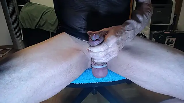 Snapshot of MrTrent chatting on March 14, 7:26 am MrTrent online show from March 14, 7:26 am