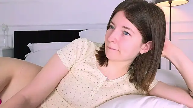 MoonAngelic online show from March 14, 2:42 am