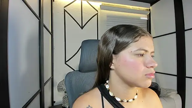 PaigeJayden online show from February 17, 8:15 pm