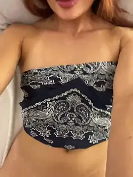 Snapshot of Victoria-77 chatting on February 18, 4:26 am Victoria-77 online show from February 18, 4:26 am