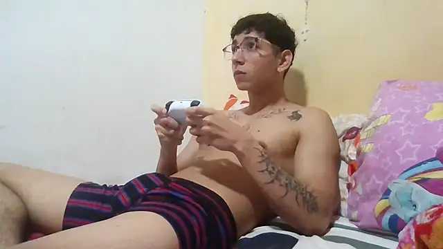 Dillom420 online show from December 13, 3:49 am