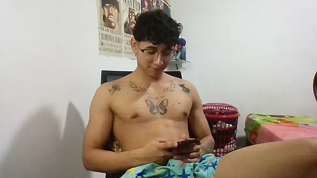 Dillom420 online show from January 15, 8:30 am