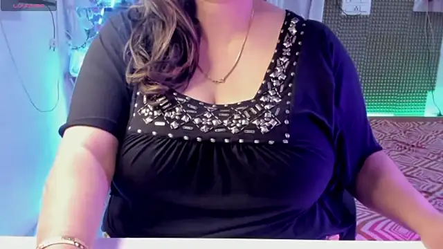 Gulabi Queen online show from February 5, 12:27 pm