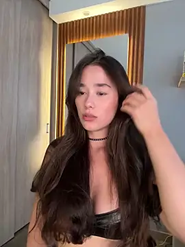 FridaKlein online show from December 5, 9:39 pm