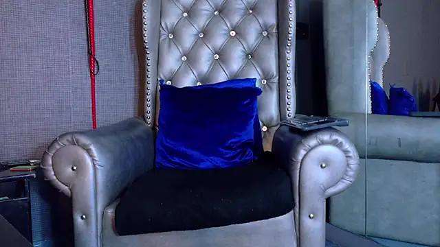 Snapshot of LusstCruella chatting on October 2, 11:12 pm LusstCruella online show from October 2, 11:12 pm