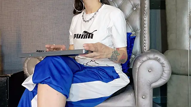 Snapshot of LusstCruella chatting on October 19, 3:56 pm LusstCruella online show from October 19, 3:56 pm