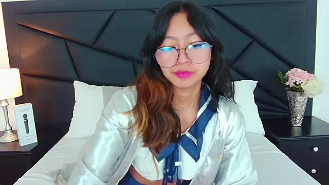 Yommi Winx online show from March 22, 12:25 pm