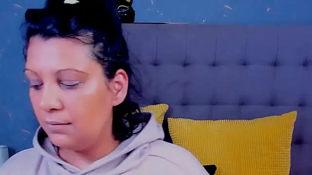 AmyCubes online show from March 7, 4:24 am