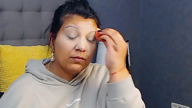 AmyCubes online show from March 14, 9:00 pm