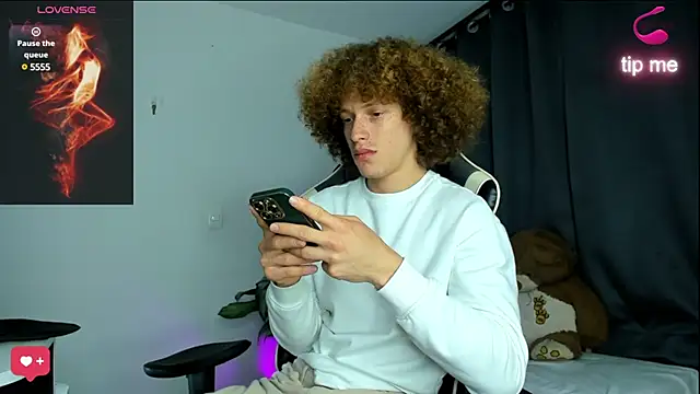 All3ssandr0 online show from March 15, 2:56 am