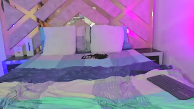  miss khloe online show from December 10, 9:11 pm