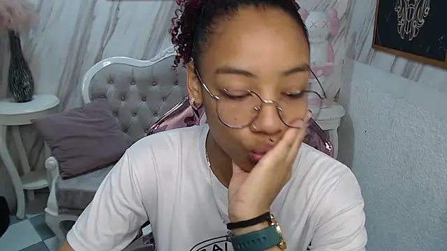 Violeth b online show from February 4, 12:44 pm