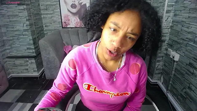 Violeth b online show from October 2, 12:45 pm