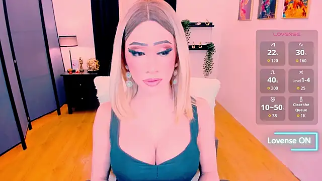 Snapshot of TwittyGirL9inch_exotic chatting on September 28, 1:00 am TwittyGirL9inch exotic online show from September 28, 1:00 am