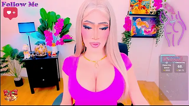 Snapshot of TwittyGirL9inch_exotic chatting on November 16, 8:31 am TwittyGirL9inch exotic online show from November 16, 8:31 am