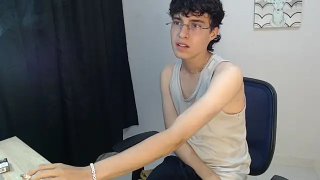 Jeam hot online show from December 26, 9:47 pm