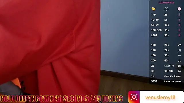 Snapshot of venusleroy_ chatting on December 25, 1:53 am venusleroy online show from December 25, 1:53 am