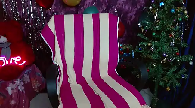 Snapshot of Naughty_Ayesha1 chatting on December 24, 4:44 am Naughty Ayesha1 online show from December 24, 4:44 am