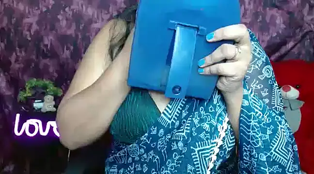 Snapshot of Naughty_Ayesha1 chatting on December 29, 5:31 am Naughty Ayesha1 online show from December 29, 5:31 am