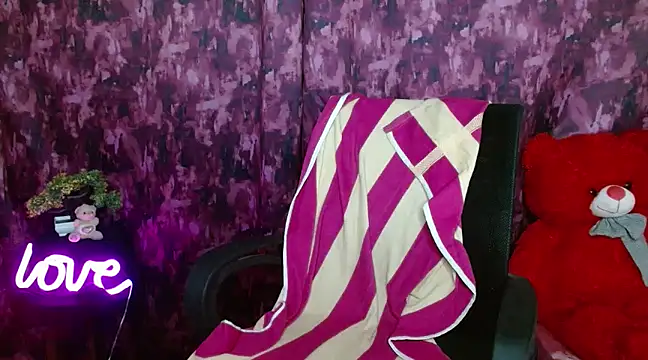 Snapshot of Naughty_Ayesha1 chatting on January 18, 3:49 pm Naughty Ayesha1 online show from January 18, 3:49 pm