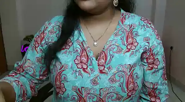 Snapshot of Naughty_Ayesha1 chatting on January 29, 3:33 am Naughty Ayesha1 online show from January 29, 3:33 am