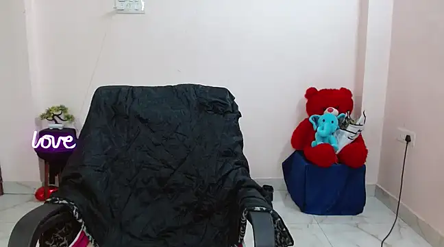 Snapshot of Naughty_Ayesha1 chatting on February 12, 7:02 am Naughty Ayesha1 online show from February 12, 7:02 am