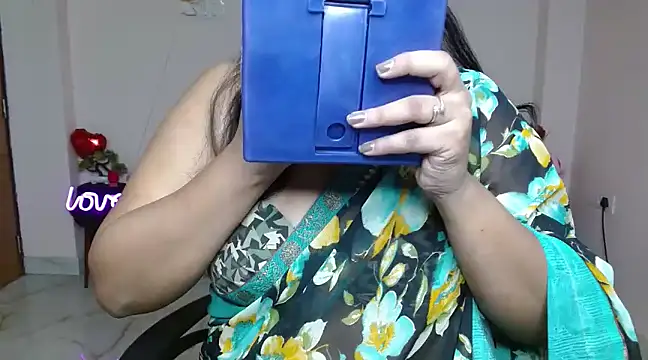 Snapshot of Naughty_Ayesha1 chatting on February 22, 4:40 am Naughty Ayesha1 online show from February 22, 4:40 am