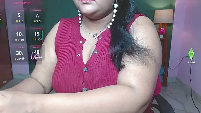 Snapshot of Naughty_Ayesha1 chatting on November 6, 12:33 am Naughty Ayesha1 online show from November 6, 12:33 am