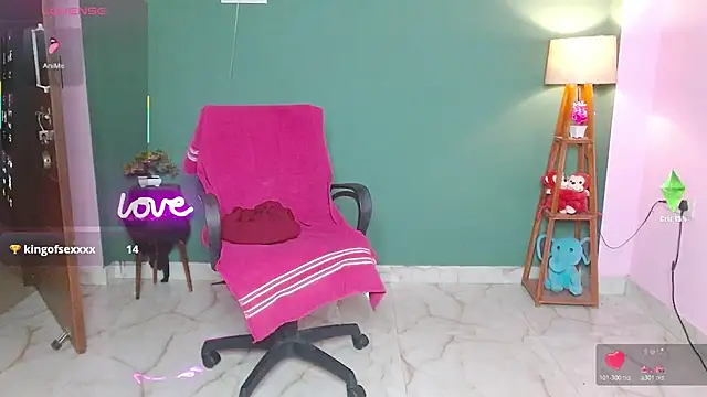 Snapshot of Naughty_Ayesha1 chatting on November 19, 12:21 am Naughty Ayesha1 online show from November 19, 12:21 am